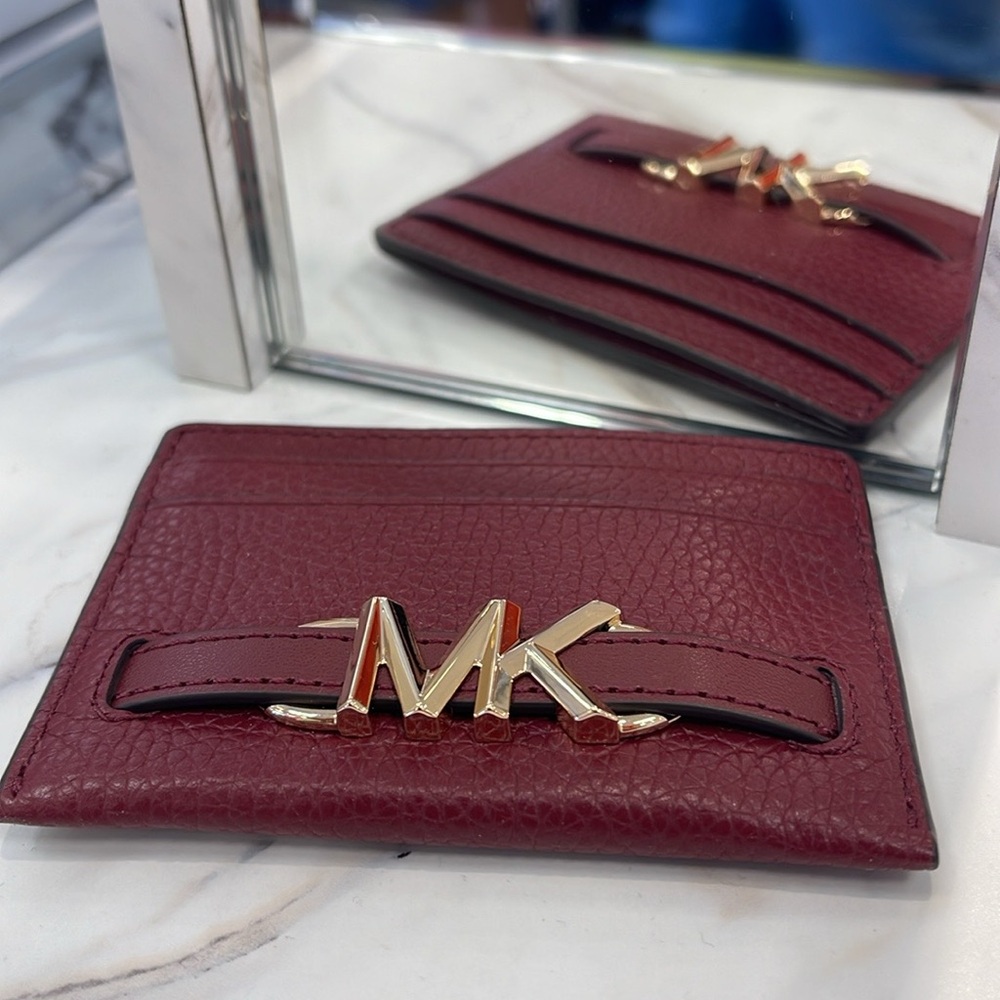 MICHAEL KORS
Reed Large Pebbled Leather Card Holder Case
Dark Cherry 
NWT - Picture 2 of 16